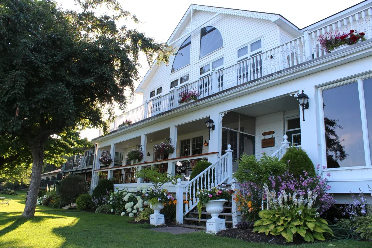 Glen House Resort waterfront location
