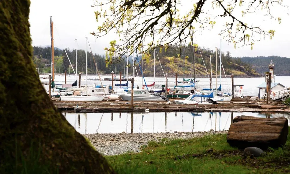 Heriot Bay Inn & Marina waterfront location