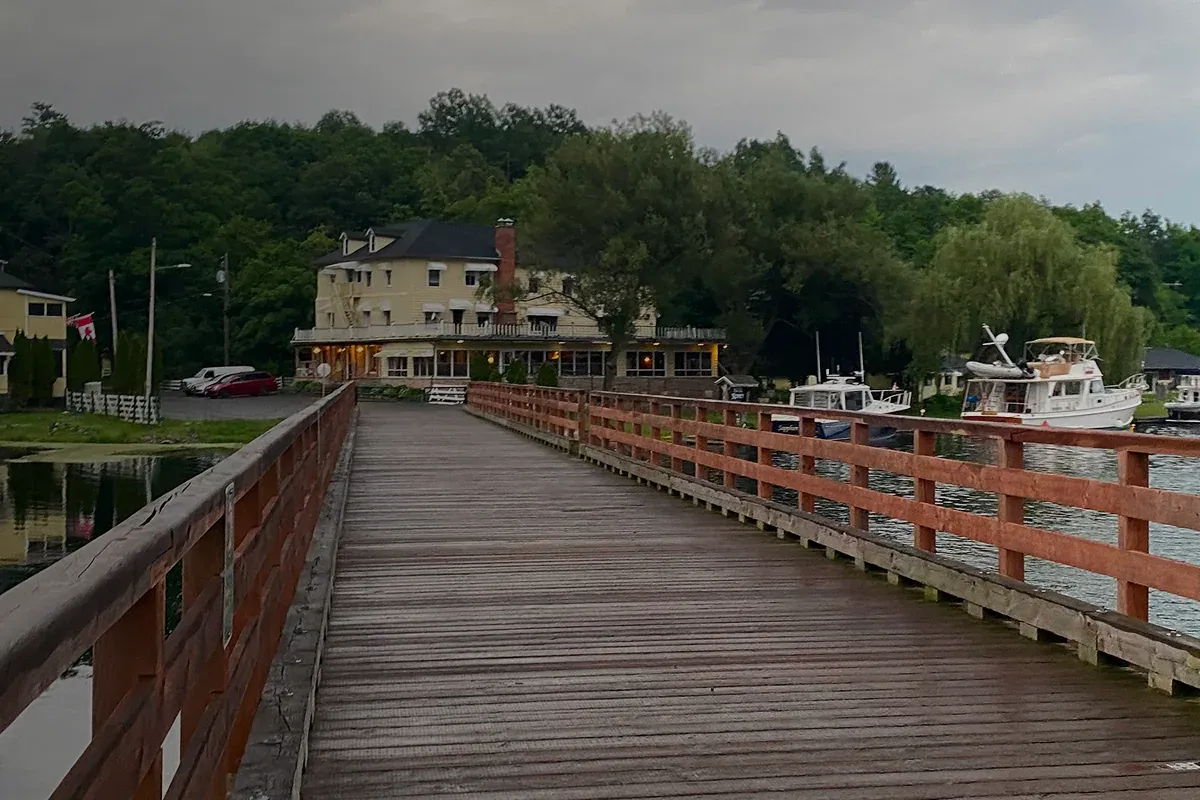 Hotel Kenney Rideau waterfront location