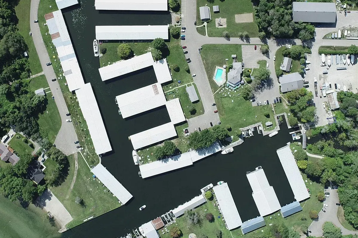 Lefroy Harbour waterfront location