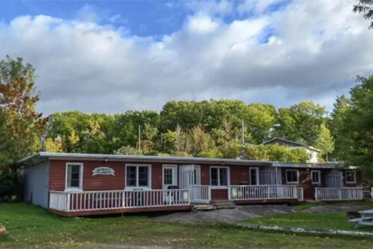 Muskey's Landing waterfront location